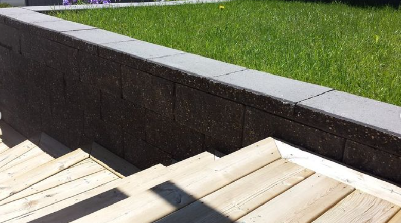 Why Choose Ace Landscapes for Your Retaining Wall Needs in Calgary