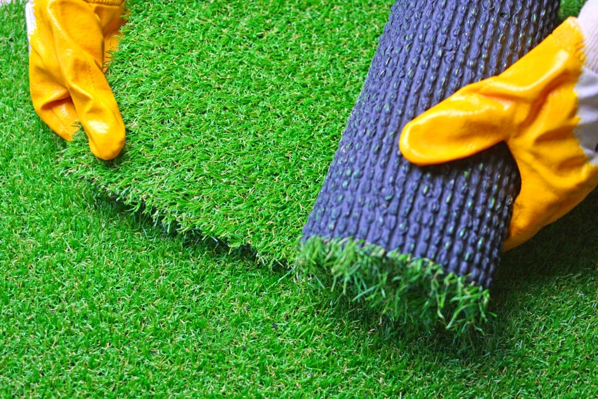How to Install Synthetic Turf in Calgary?