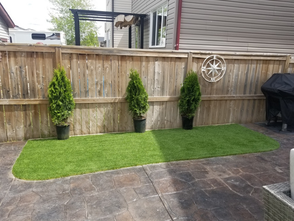 The Allure of Artificial Grass on Decking